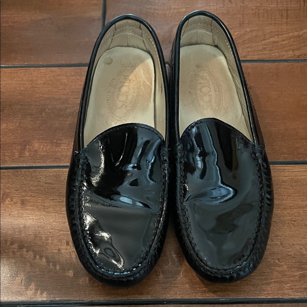 Tod's Shiny Black Leather Loafers 6.5